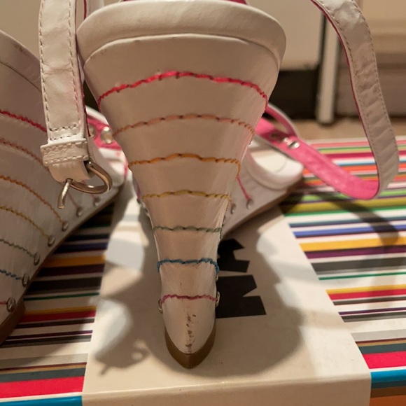 White Wedge Leather Sandals by NaNa size 7M - Picture 4 of 11